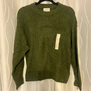 NEW! Universal Thread Olive sweater Sz S.
